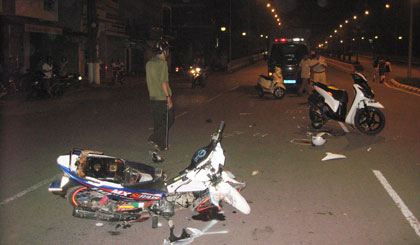 Hiện trường vụ tai nạn làm một người nguy kịch.