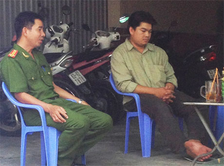Anh Hải - chồng chị Linh đang chờ cơ quan chức năng giám định pháp y chị Linh.