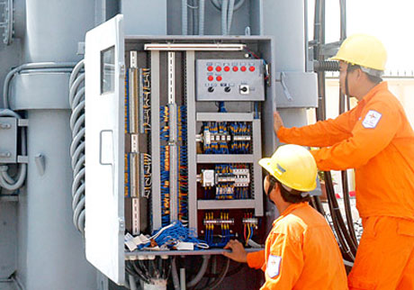 Tình hình sản xuất của các DN đang chịu nhiều tác động từ giá điện tăng.