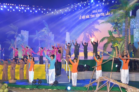Biểu diễn nghệ thuật tại lễ khai mạc.