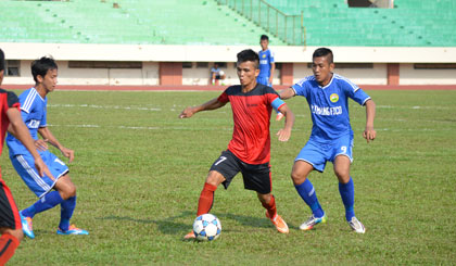 ội chủ nhà Tiền Giang thi đấu bế tắc trước các cầu thủ XM.Fico Tây Ninh