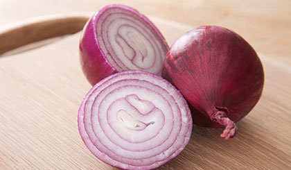  Quercetin là một chất chống ô xy hóa giúp giảm histamin, ngăn ngừa dị ứng. 