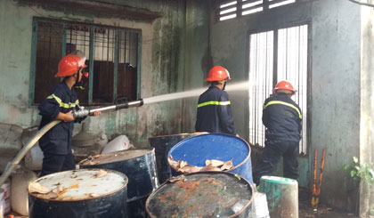 Hiện trường vụ cháy cơ sở sơn PU