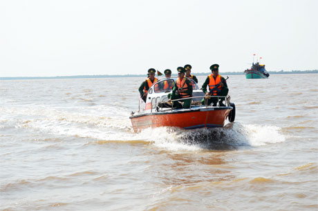 Tuần tra trên biển. Ảnh: PL