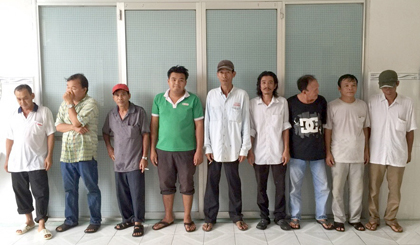 Các đối tượng bị công an bắt giữ.