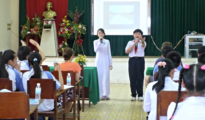 Giao lưu với Đoàn HS, SV Úc.