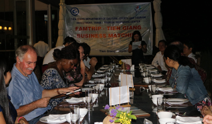 Trung tâm Xúc tiến Đầu tư - Thương mại và Du lịch Tiền Giang có buổi tiếp đoàn Famtrip tại khu du lịch nghỉ dưỡng Mekong Riverside (xã Hòa Khánh, huyện Cái Bè) vào tối ngày 9-9.