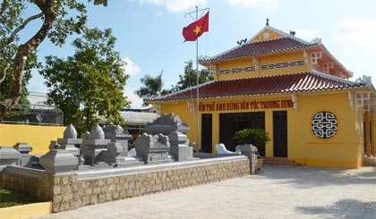 Khu mộ AHDT Trương Định tại TX. Gò Công vừa được chỉnh trang.