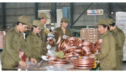 Dây chuyền sản xuất ống đồng tại Công ty TNHH gia công đồng Hải Lượng - KCN Long Giang.