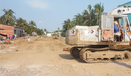 Đường Lê Văn Phẩm nối dài đang thi công.