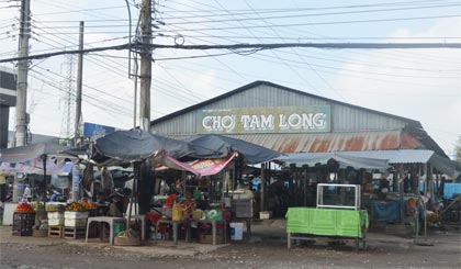 Chợ Tam Long (phường 5, TX. Cai Lậy) vừa được đầu tư vốn để củng cố và nâng chất hoạt động kinh doanh chợ theo định hướng an toàn sinh học.Chợ Tam Long (phường 5, TX. Cai Lậy) vừa được đầu tư vốn để củng cố và nâng chất hoạt động kinh doanh chợ theo định hướng an toàn sinh học.