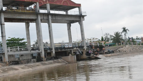 Cống Bảo Định - . Ảnh: Vân Anh