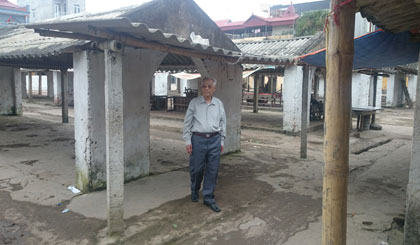 Ông Vũ Kim Ngân, người tham gia đổi tiền đầu tiên ở chợ Cả, Kiến Xương, Thái Bình, nơi lần đầu tiên đổi thử nghiệm tiền Đông Dương sang tiền Cụ Hồ, năm 1951