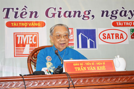 Giáo sư - Tiến sĩ - Viện sĩ Trần Văn Khê tại buổi Tọa đàm “Tiền Giang - cái nôi nghệ thuật cải lương”. Ảnh: VÂN ANH