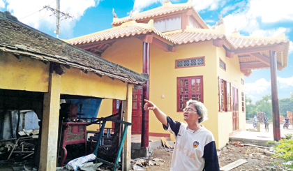 Đình cổ Thanh Hòa (đình Bang Lãnh, phường 5, TX. Cai Lậy) ), khu chánh điện đã được phục xây.