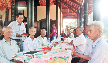 Cuộc họp ngày 1-9-2016, các đại biểu nhất trí cao việc xây dựng Bia lưu niệm ngành Tòa án trong Khu di tích lịch sử đình Long Hưng.