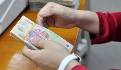 Lương cơ sở sẽ chính thức tăng lên 1,3 triệu đồng một tháng từ 1-7-2017.