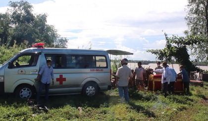Thi thể của anh Hoài được bàn giao cho gia đình mai táng.