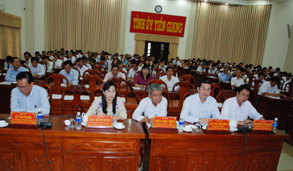 Lãnh đạo tỉnh, huyện, thành phố, thị xã trong tỉnh nghiêm túc quán triệt Nghị quyết Hội nghị Trung ương 4 khóa XII