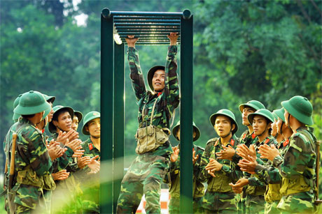 “Cố lên, cố lên!”. Ảnh: Hà Quốc Thái