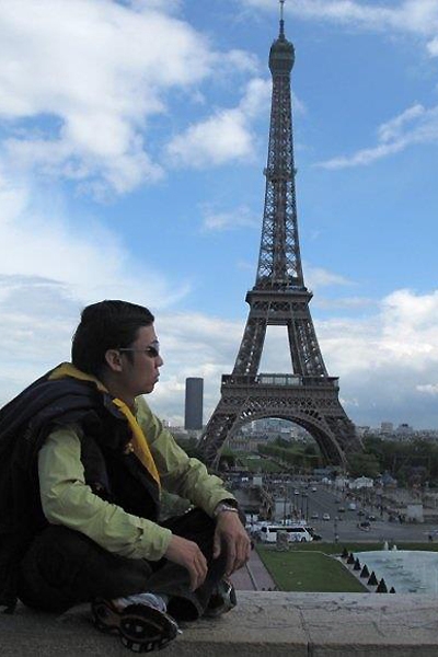 Bùi Thanh Tuấn trong một lần đến Pháp.