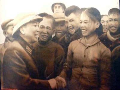 Dai-tuong-thay-mat-Dang-va-Nha-4840-5208