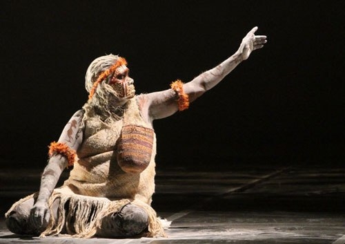 Kathy Balngayngu Marika - nghệ sĩ múa chính trong vở